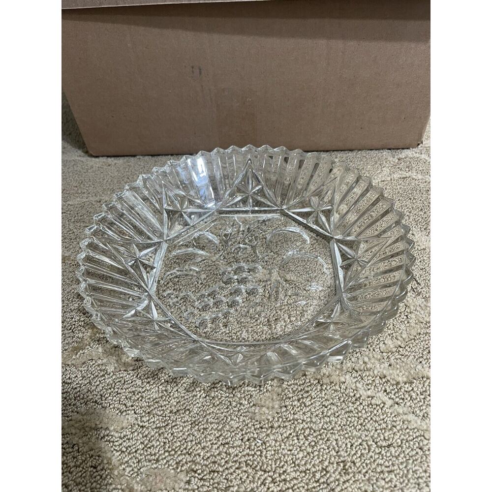 Vintage Federal Clear Glass Pioneer Intaglio Fruit Pattern 10 Inch Bowl Serving